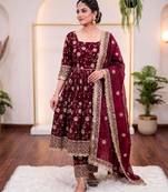 Maroon silk blend embroidered gowm set