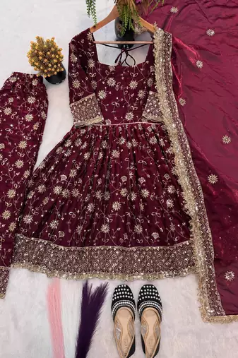 Maroon silk blend embroidered gowm set