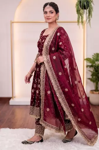 Maroon silk blend embroidered gowm set