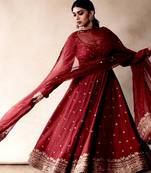 Red silk blend embroidered gown set