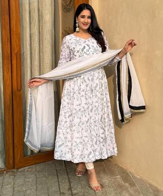 White silk blend embroidered anarkali set 2