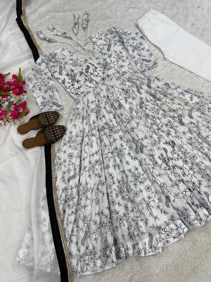 White silk blend embroidered anarkali set 4