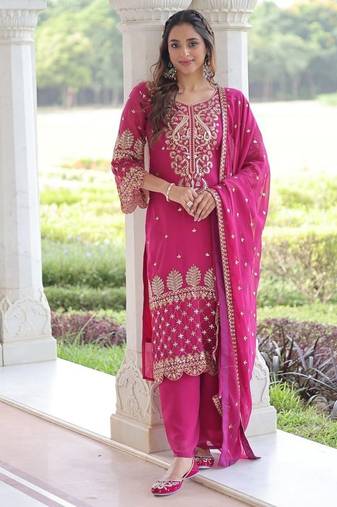 Womens new trendy faux blooming with embroidered work  kurta set