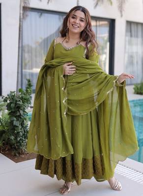 Womens new  mul chanderi with rich mirror lace work kurta set 1