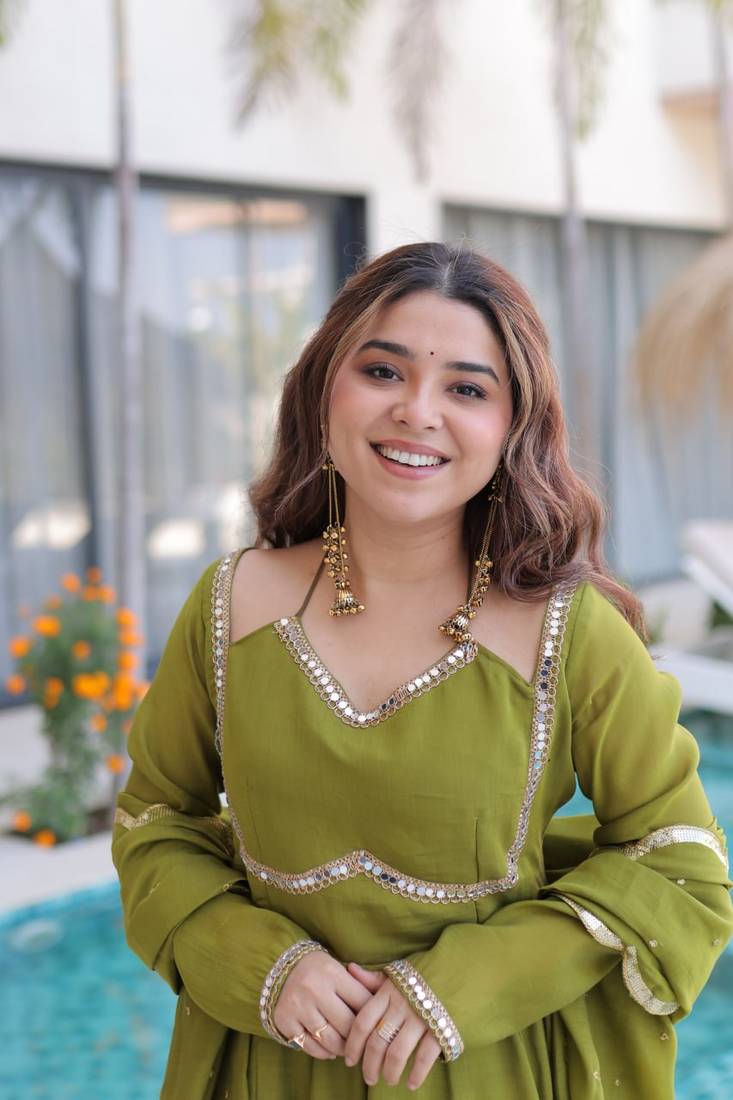 Womens new stylish mul chanderi with rich mirror lace work kurta set