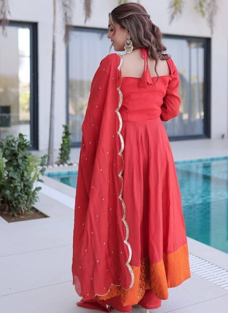 Womens new stylish mul chanderi with rich mirror lace work kurta set