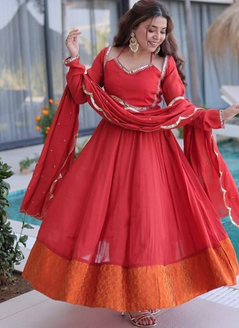 Womens new stylish mul chanderi with rich mirror lace work kurta set