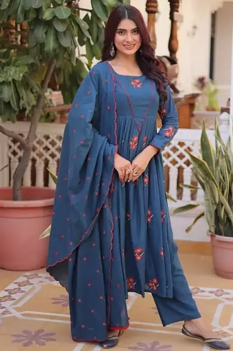 Womens new trendy simple cotton with embroidered work kurta set