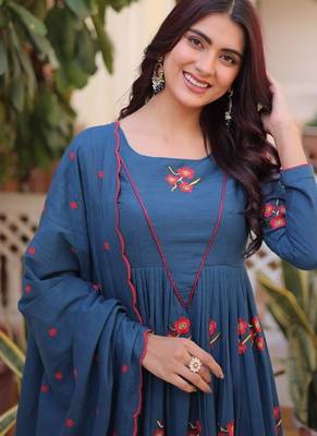 Womens simple cotton with embroidered work kurta set 2
