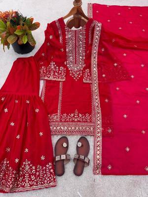 Red silk blend embroidered sharara set 4