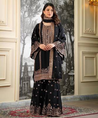 Black silk blend embroidered sharara set 4