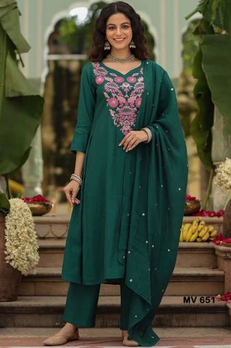 Dark green viscose rayon embroidered kurta set
