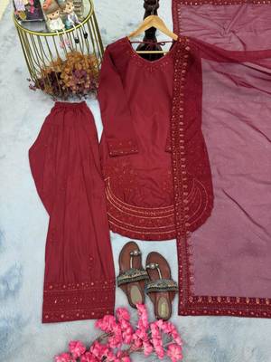 Red crepe embroidered farshi palazzo 4