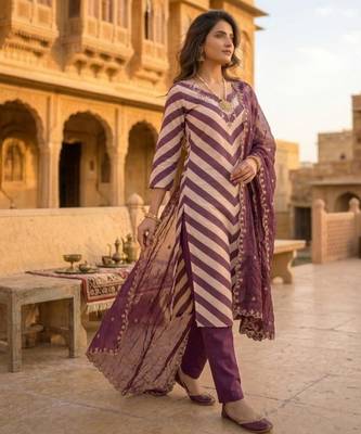 Off white chanderi hand embroidery kurti set 2