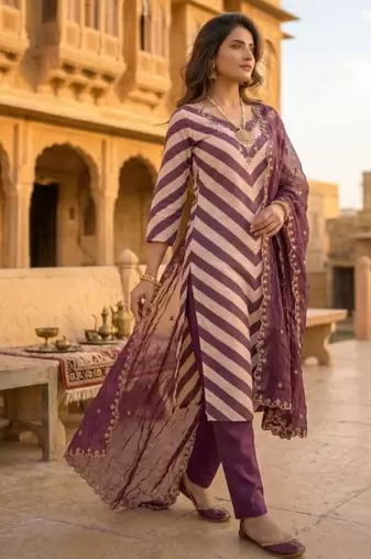 Off white chanderi hand embroidery kurti set