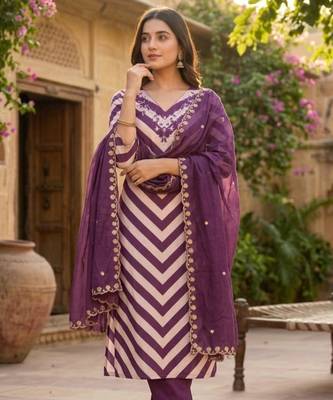 Off white chanderi hand embroidery kurti set 3