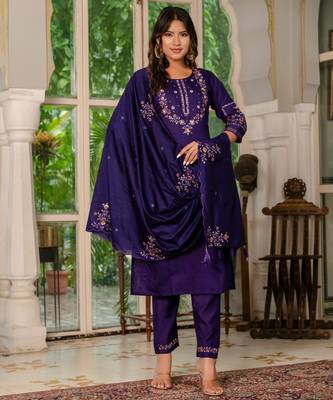 Blue silk blend embroidered trouser set 4