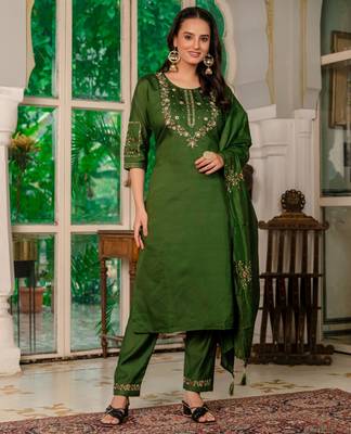 Green silk blend embroidered trouser set 1