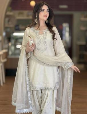 Beige silk blend embroidered FARSHI SLAWR KAMEEZ set 2