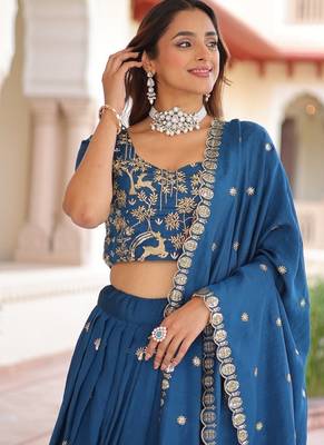 Womens New  Elegent  Vichitra Silk With Heavy Sequins & Thread Embroidered Work Lehenga Choli 3