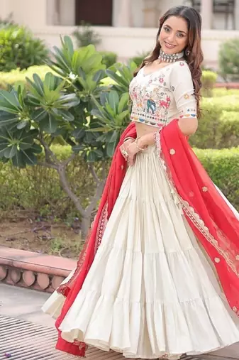 Womens Trending Cosmos silk with Standard Frill stitching