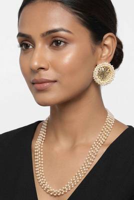 White pearl Necklace set in matte gold polish 2
