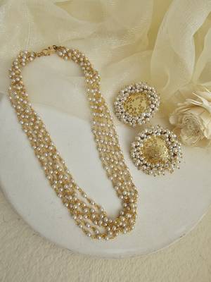 White pearl Necklace set in matte gold polish 3