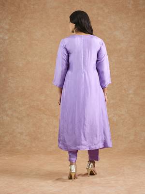 Lavender opara silk hand embroidered kurta set 2