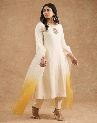 Ivory opara silk hand embroidered kurta set 1