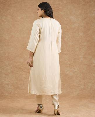 Ivory opara silk hand embroidered kurta set 2
