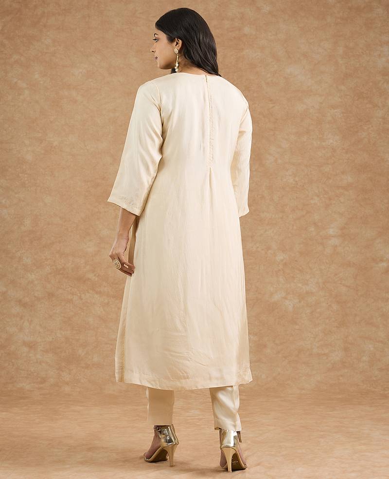 Ivory opara silk hand embroidered kurta set