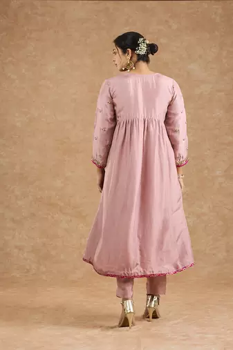 Dull pink viscose opara silk hand embroidered kurta set