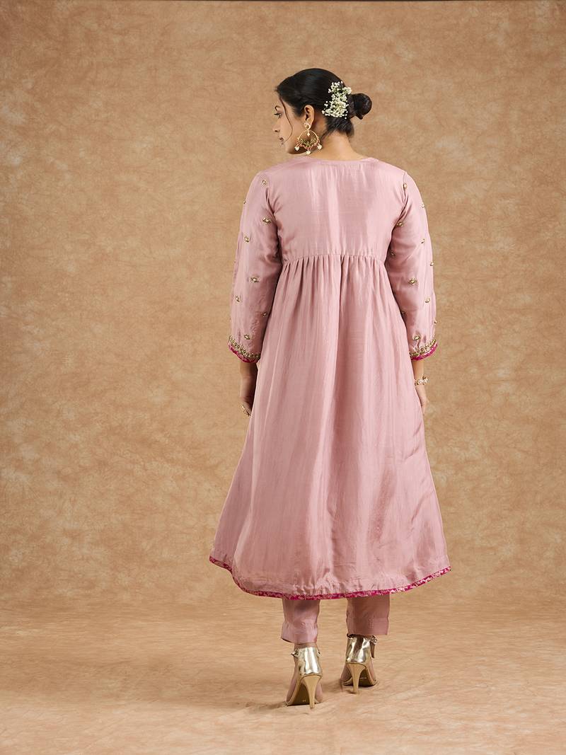 Dull pink viscose opara silk hand embroidered kurta set