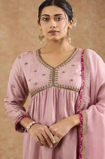 Dull pink viscose opara silk hand embroidered kurta set