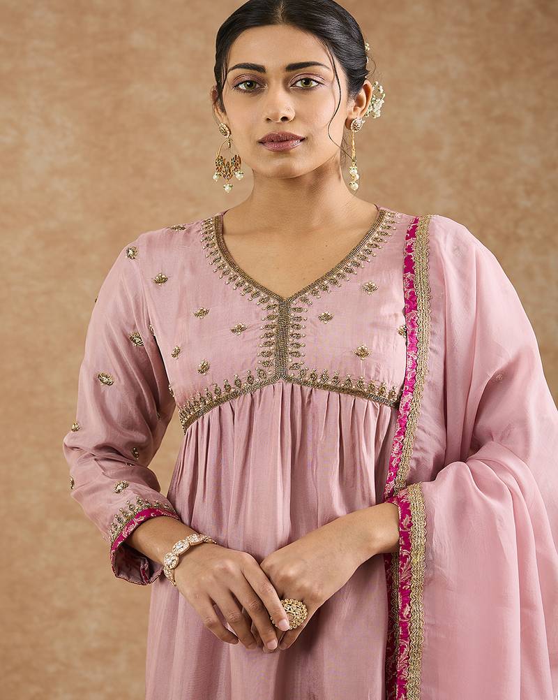 Dull pink viscose opara silk hand embroidered kurta set
