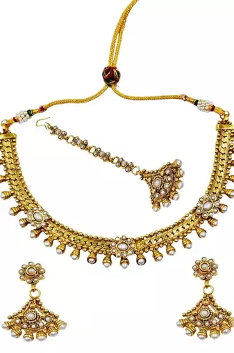 Gold plated kundan pearl choker necklace set with earrings & maang tikka for women
