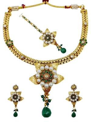 Designer gold plated kundan pearl bridal choker set with earrings & maang tikka 1