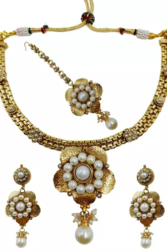 Premium gold plated kundan pearl choker necklace set with earrings & maang tikka
