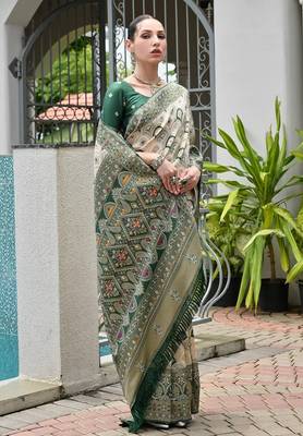Green color banarasi silk blend ajhrakh meena zari weaving patola saree 4