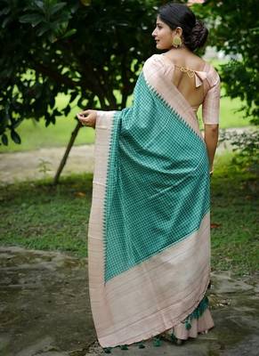 Green color tussar silk blend checks printed style kanth weaving saree 2