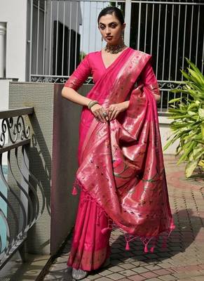 Pink color banarasi silk blend paithani meena zari weaving saree 4