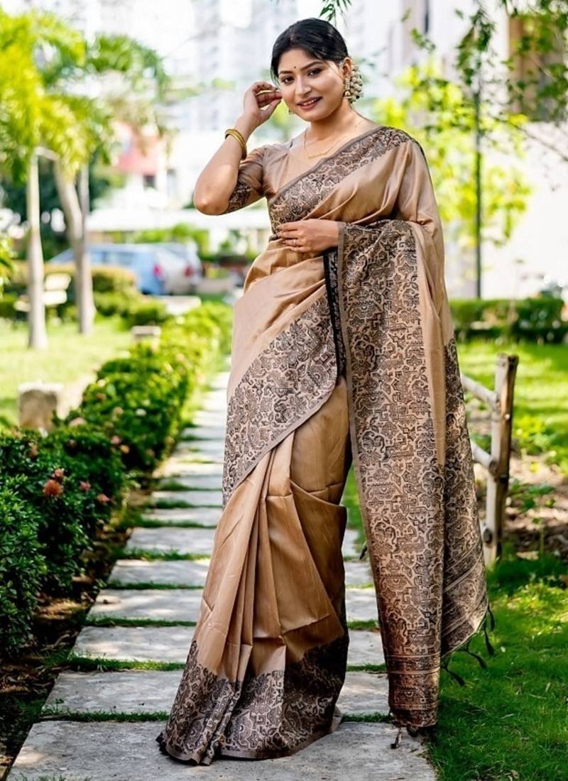 Beige color handloom raw silk weaving pallu saree