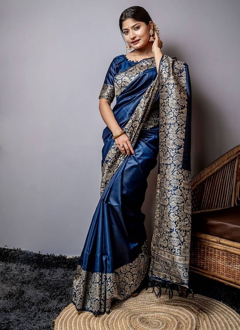 Blue color handloom raw silk weaving pallu saree