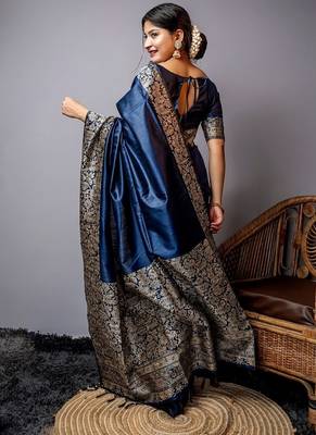 Blue color handloom  silk blend weaving pallu saree 2