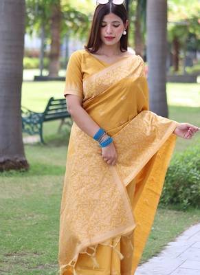 Yellow color banglori handloom  silk blend waving buttis saree 1