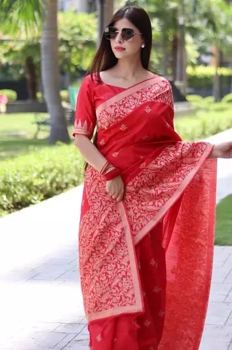 Red color banglori handloom  silk blend waving buttis saree