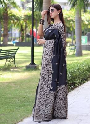 Black color banglori handloom  silk blend waving buttis saree 3