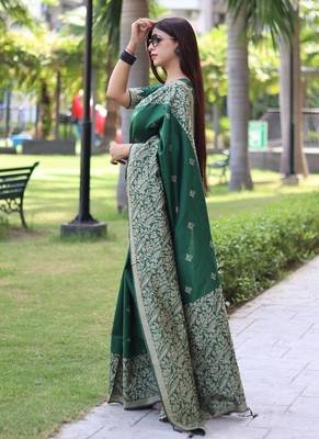 Green color banglori handloom  silk blend waving buttis saree 2