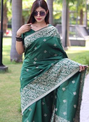 Green color banglori handloom  silk blend waving buttis saree 4