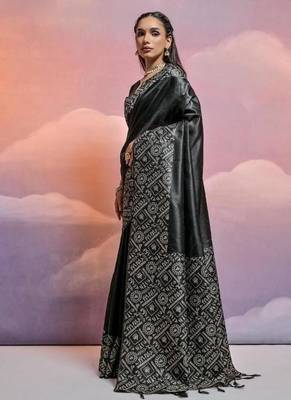 Back color banglori handloom  silk blend waving saree 3